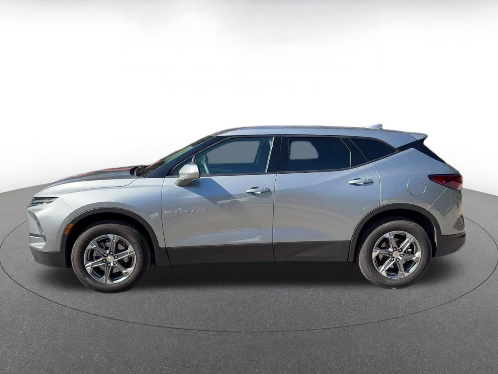 Used 2026 Chevrolet Blazer LT FWD image 8