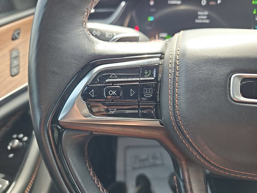 Used 2022 Jeep Grand Cherokee Summit w/ Luxury Tech Group V AWD/4WD image 18