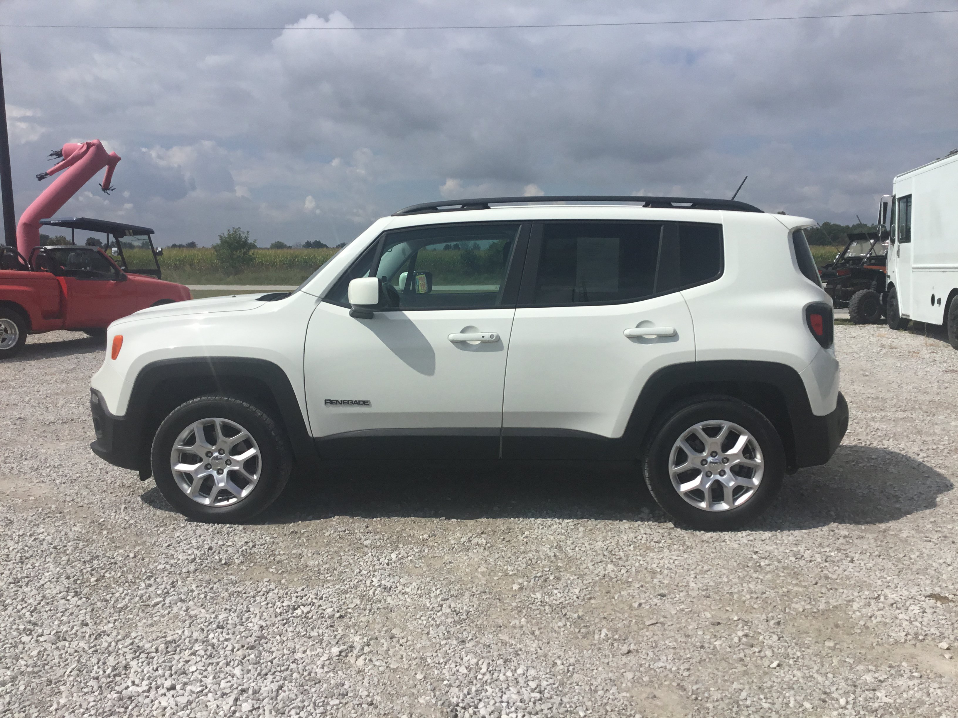 Used 2017 Jeep Renegade Latitude AWD/4WD image 6