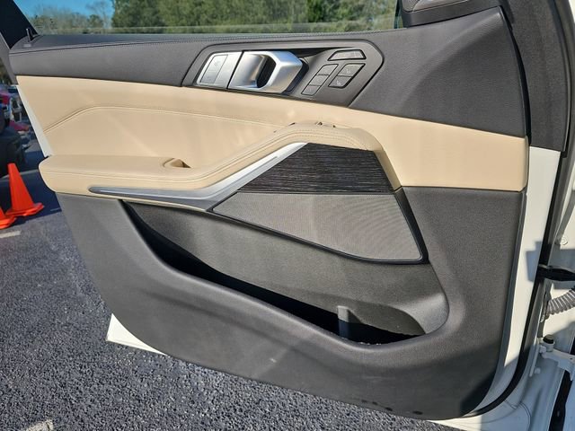 Used 2021 BMW X7 xDrive40i w/ M Sport Package image 32