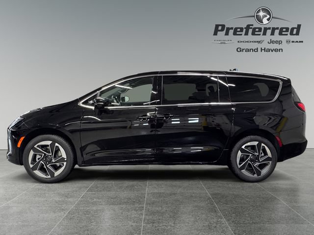 New 2027 Chrysler Pacifica Limited AWD/4WD image 11