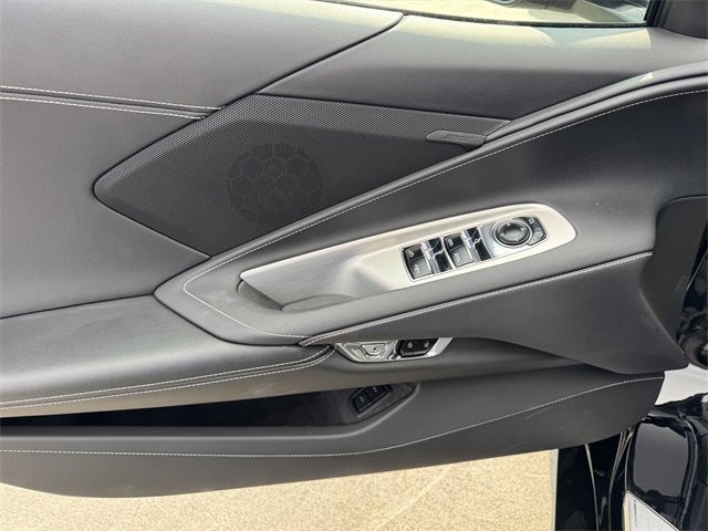 Used 2025 Chevrolet Corvette Stingray image 16