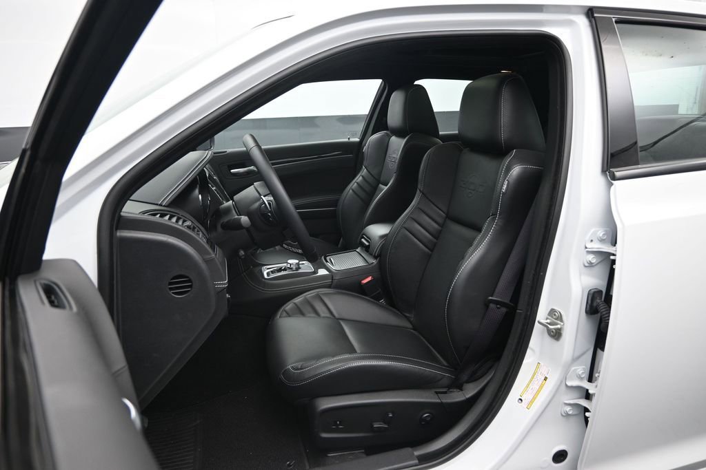 Used 2023 Chrysler 300 C RWD image 25