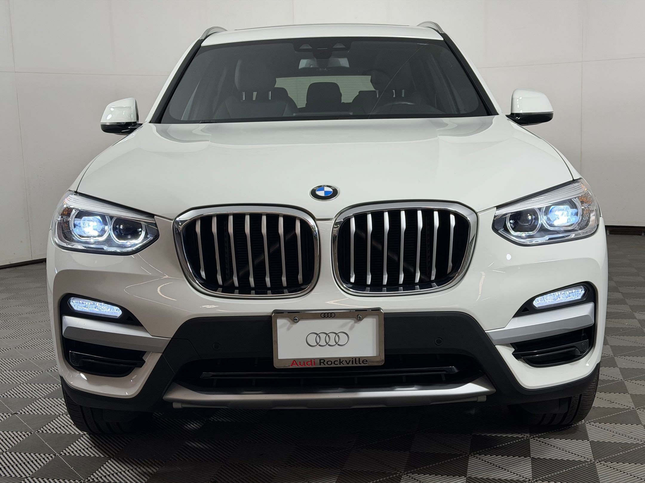 Used 2018 BMW X3 xDrive30i w/ Premium Package AWD/4WD image 6