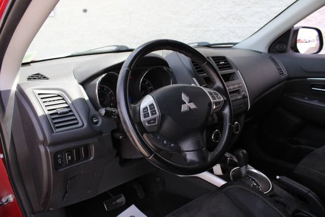 Used 2013 Mitsubishi Outlander Sport LE FWD image 2