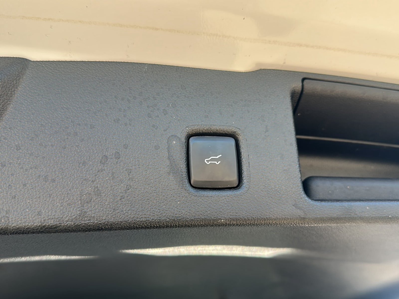Used 2024 Ford Escape Active w/ Cold Weather Package FWD image 8