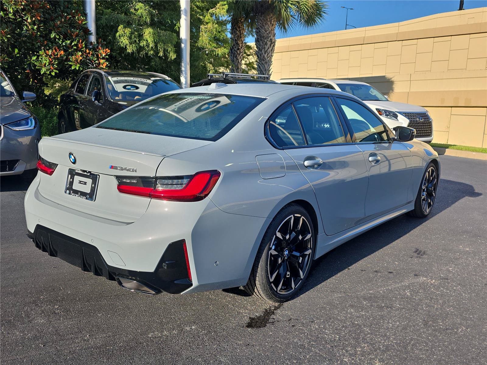 Used 2025 BMW M340i RWD image 3