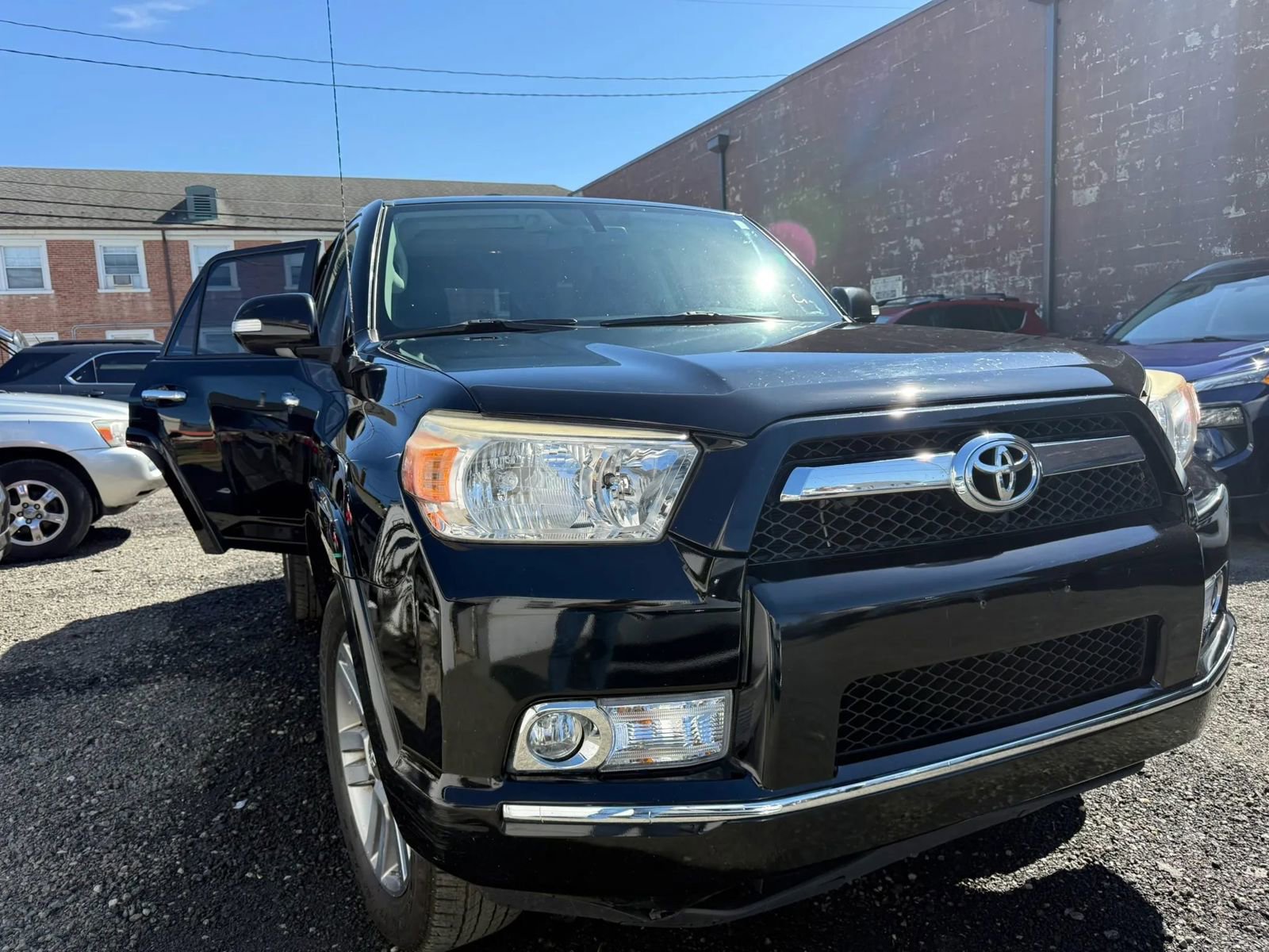 Used 2011 Toyota 4Runner Limited w/ Convenience Pkg image 2