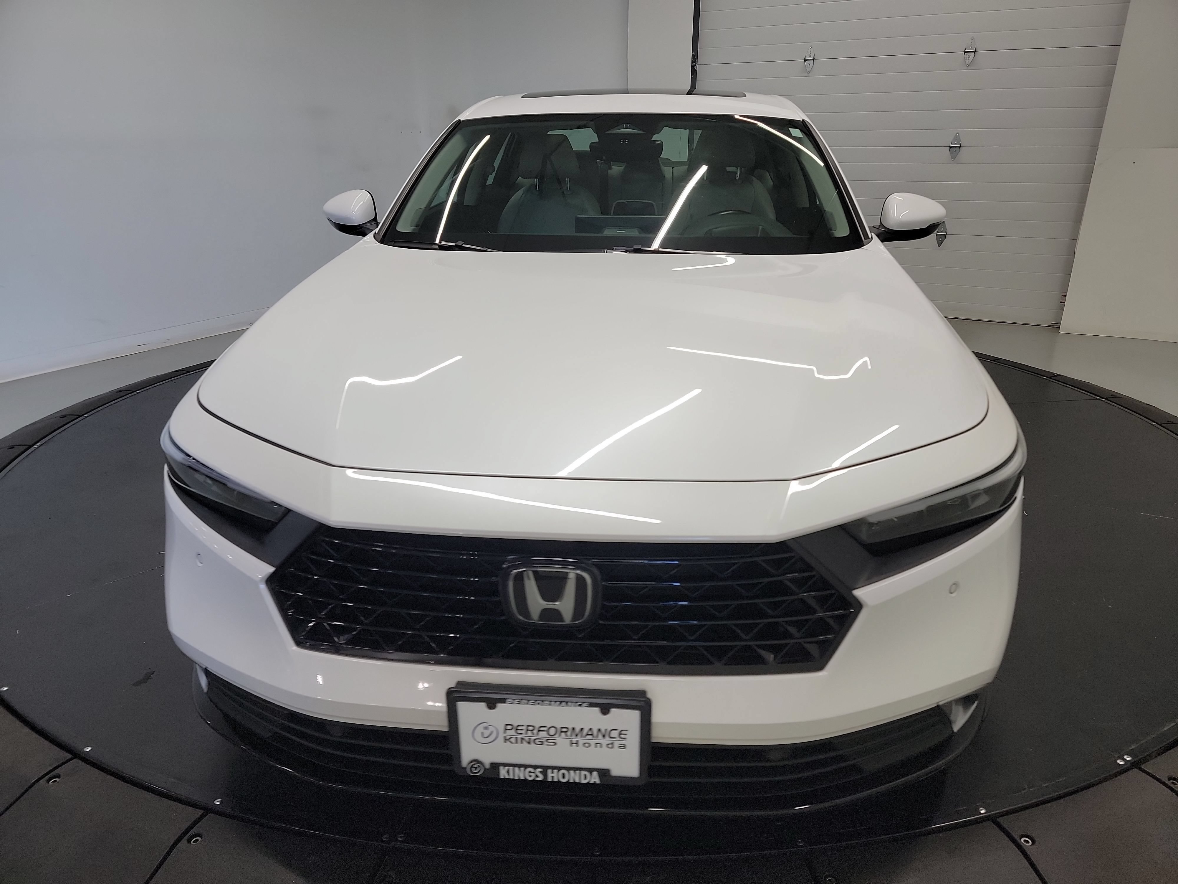 Used 2023 Honda Accord Touring image 2