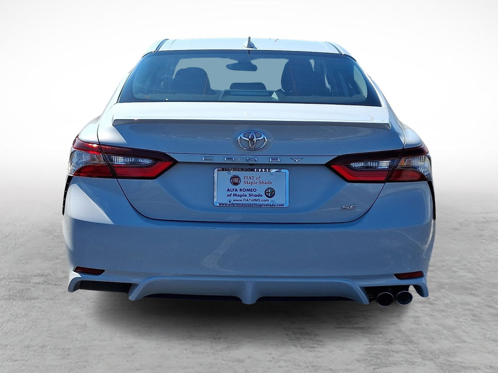 Used 2024 Toyota Camry SE image 4