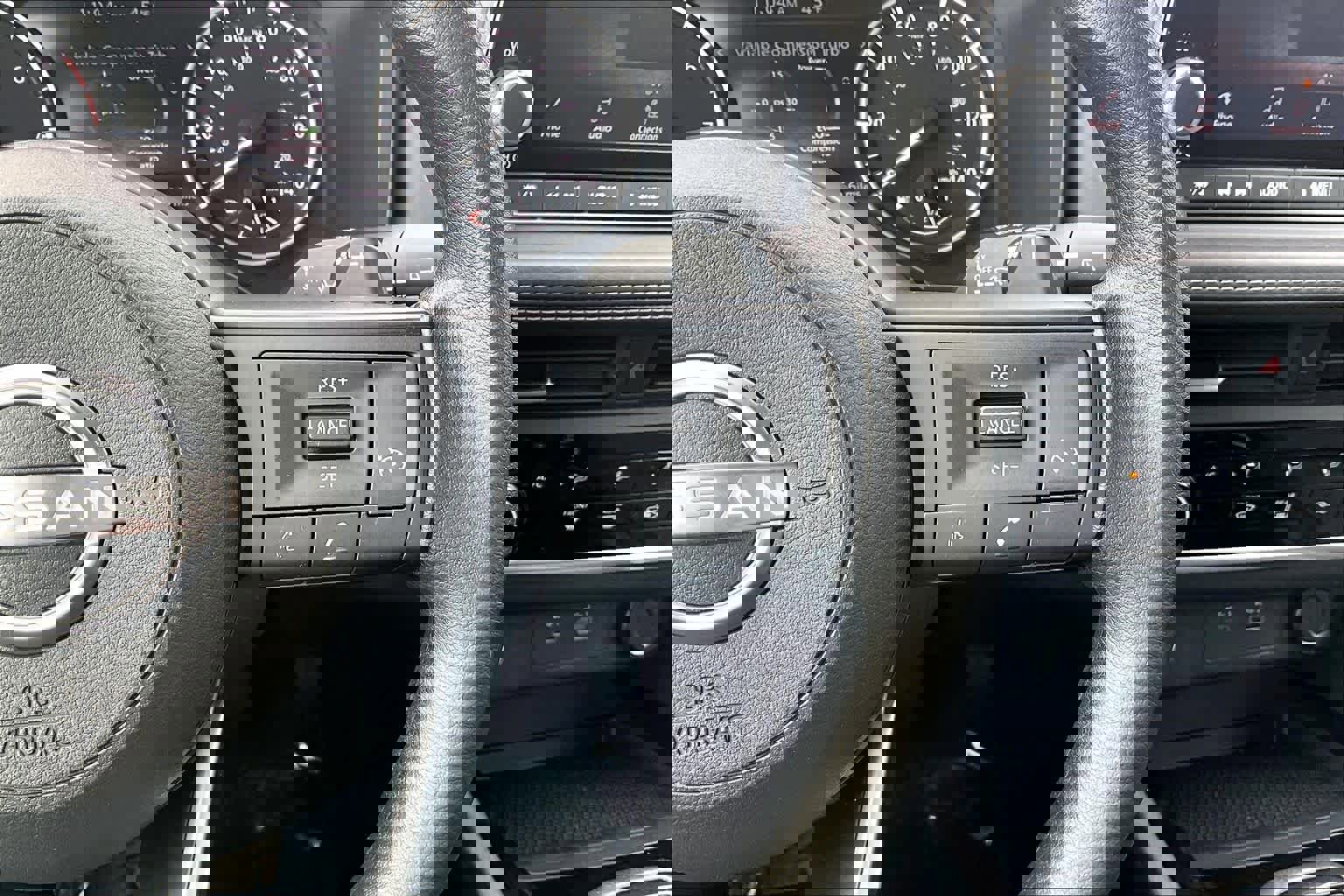 Used 2022 Nissan Rogue S image 24