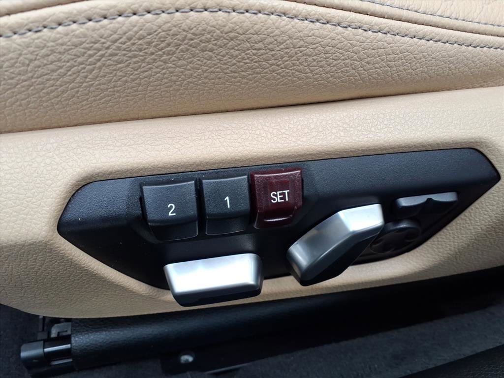 Used 2017 BMW 330i xDrive Sedan image 17