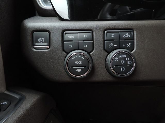 Used 2025 Chevrolet Silverado 1500 LT Trail Boss w/ LT Trail Boss Premium Package AWD/4WD image 31