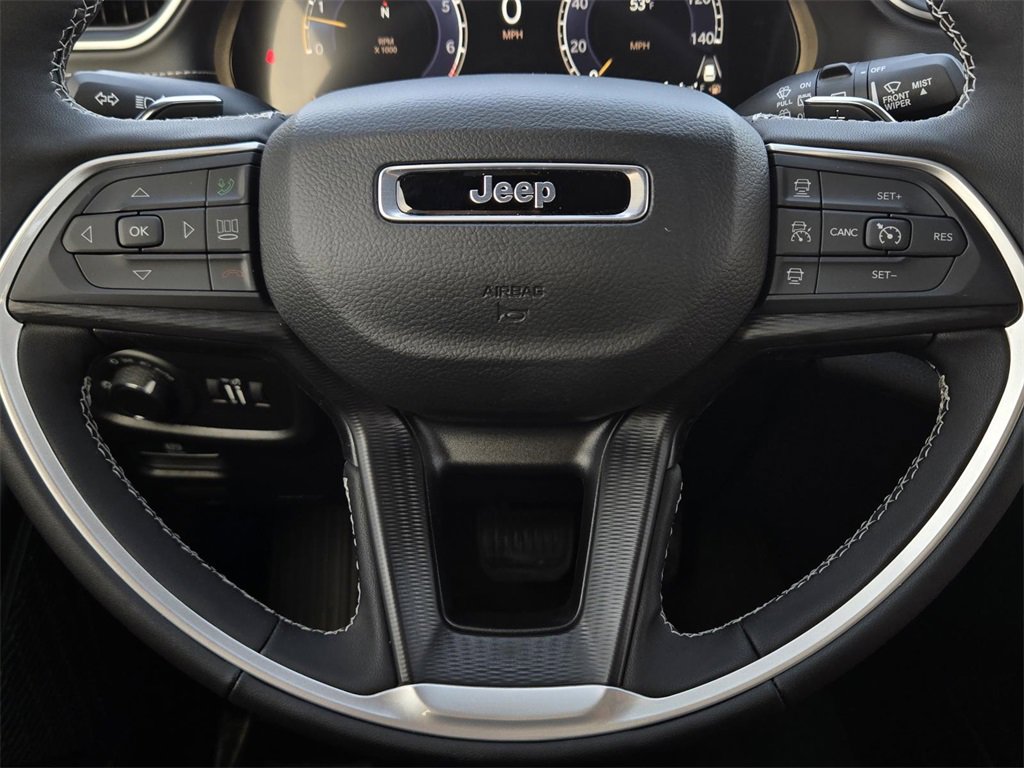 New 2025 Jeep Grand Cherokee Altitude image 20