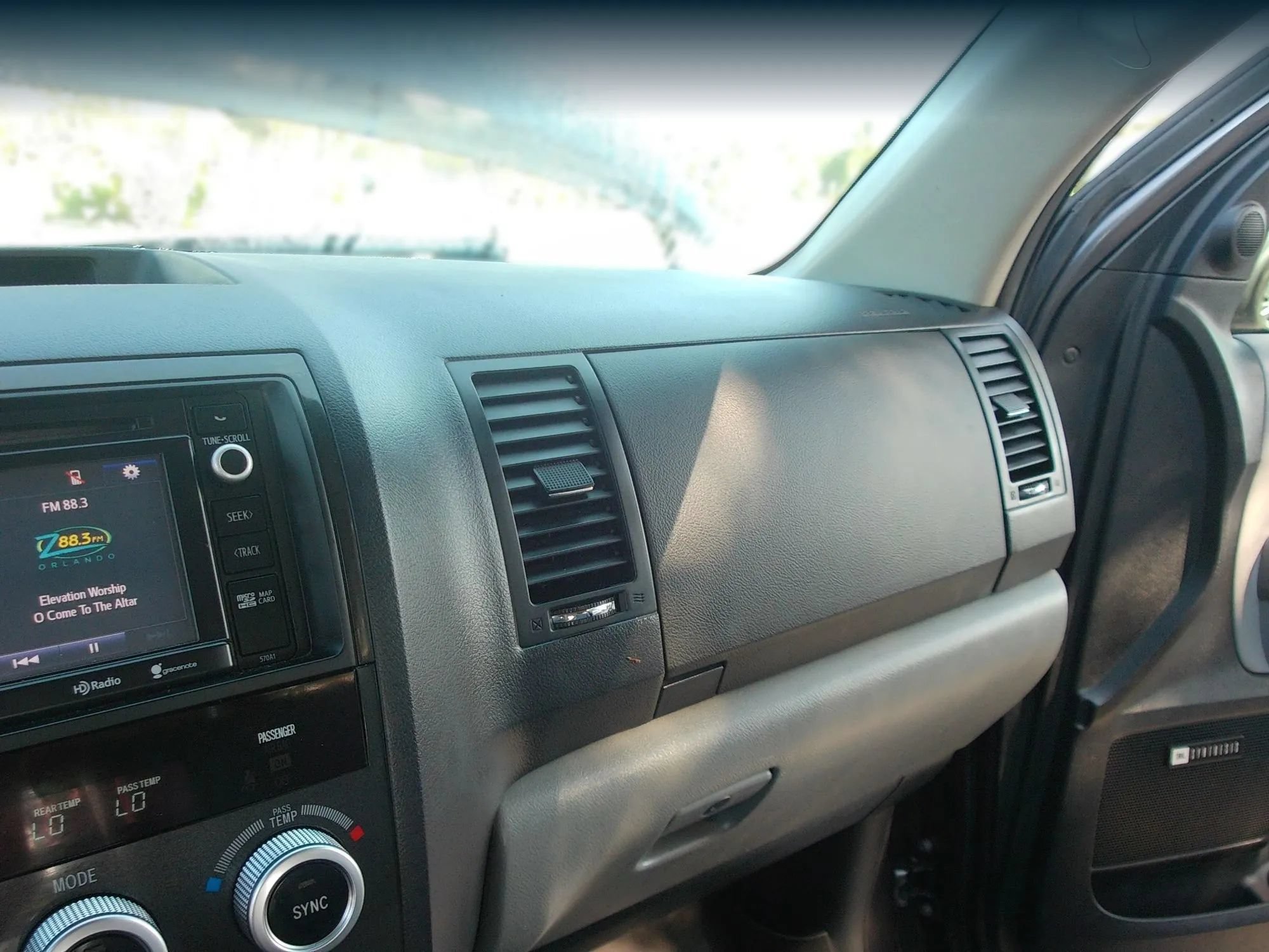 Used 2014 Toyota Sequoia Limited RWD image 17