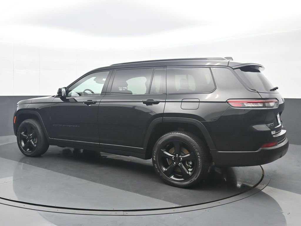 Used 2022 Jeep Grand Cherokee L Laredo image 4