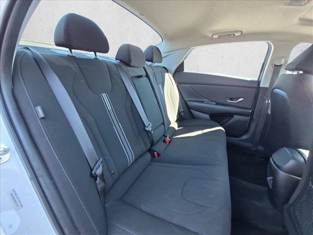 Used 2025 Hyundai Elantra SEL FWD image 18