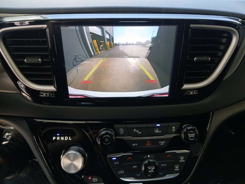 New 2027 Chrysler Pacifica LX FWD image 9