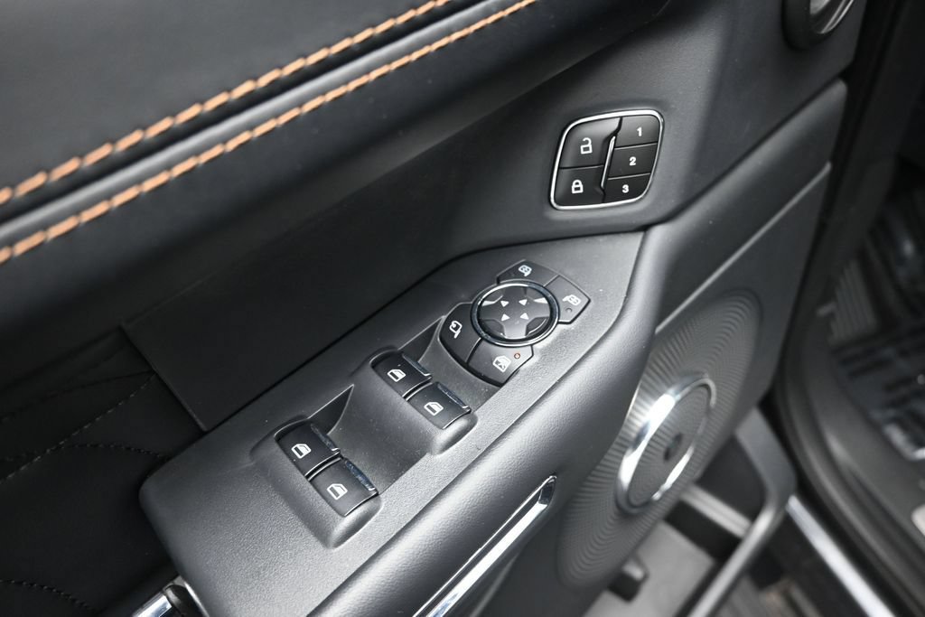Used 2023 Ford Expedition Platinum AWD/4WD image 18