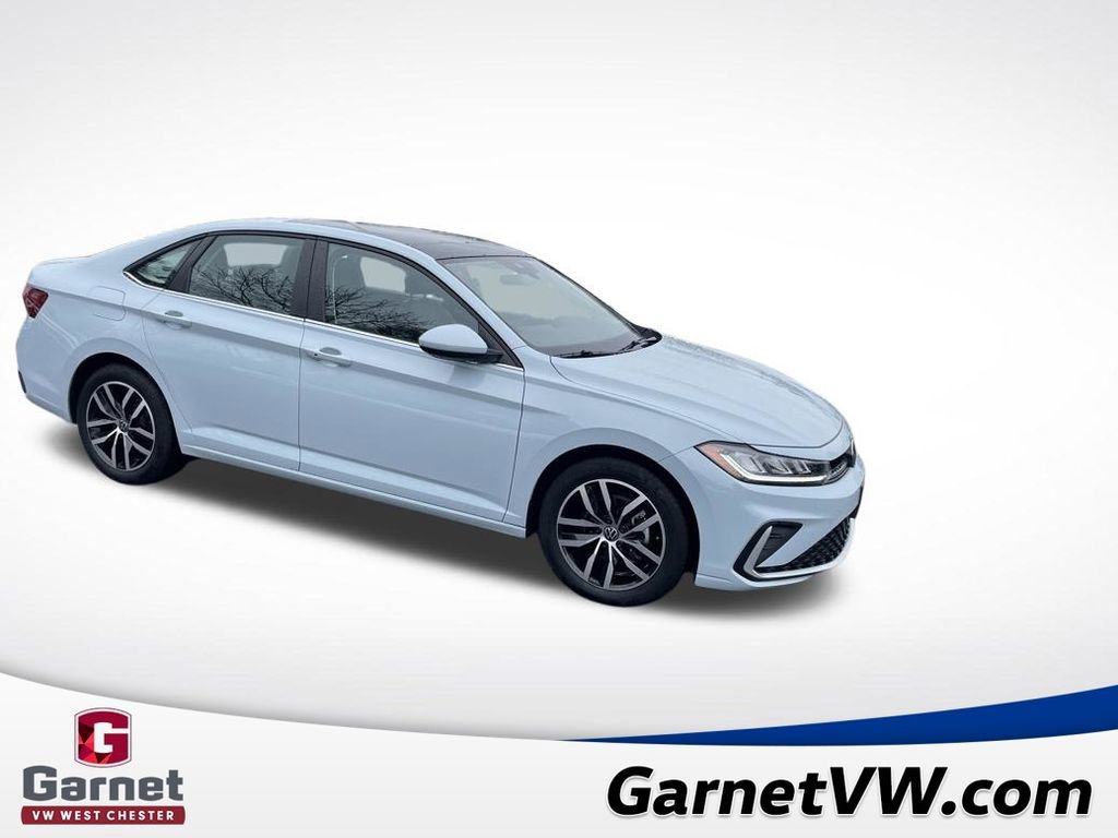 Certified 2025 Volkswagen Jetta SE w/ Sunroof Package image 8