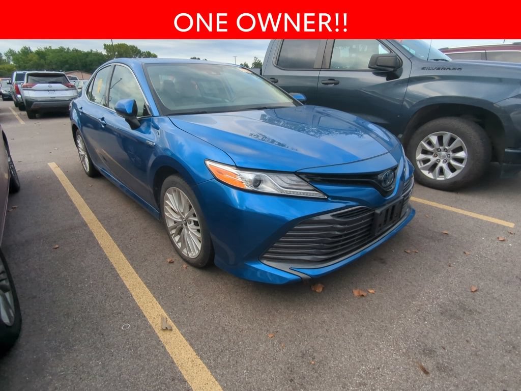 Used 2019 Toyota Camry XLE FWD image 3