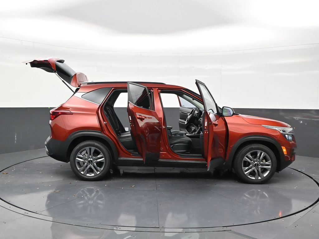 Used 2023 Kia Seltos S FWD image 30