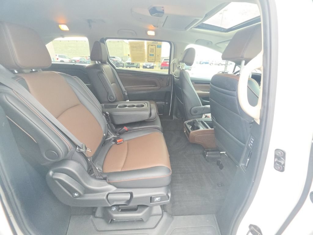 Certified 2025 Honda Odyssey Elite image 32