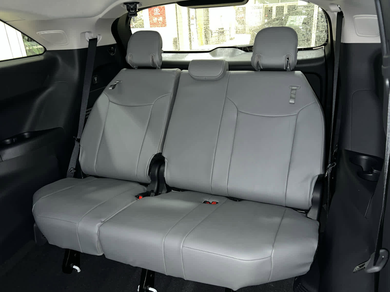 New 2026 Toyota Sienna XLE image 11