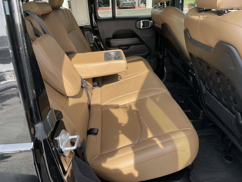 Used 2023 Jeep Wrangler Unlimited Rubicon 4xe w/ Steel Bumper Group image 44