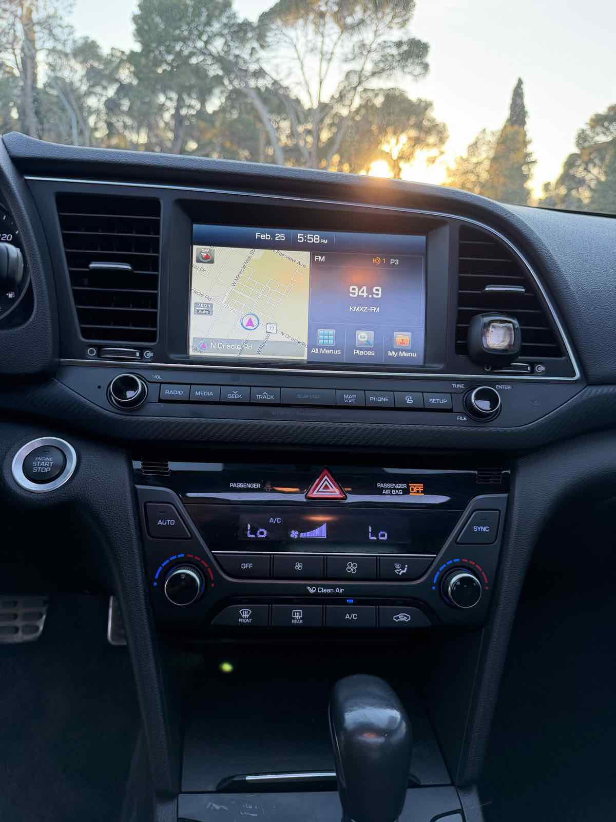 Used 2018 Hyundai Elantra Sport w/ Sport Premium Package 03 FWD image 15