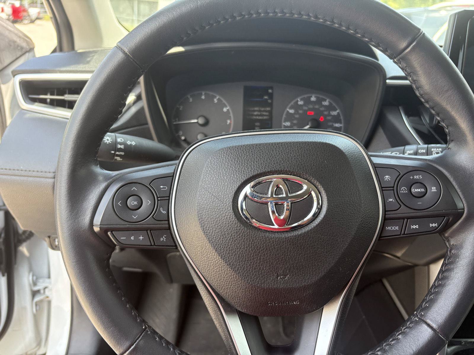 Used 2023 Toyota Corolla Cross LE AWD/4WD image 11