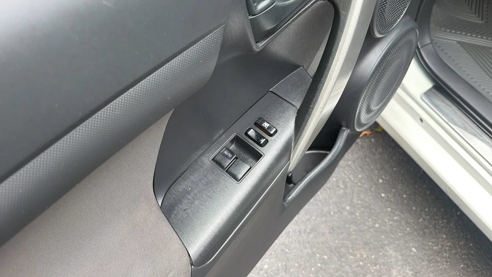 Used 2015 Scion tC FWD image 20