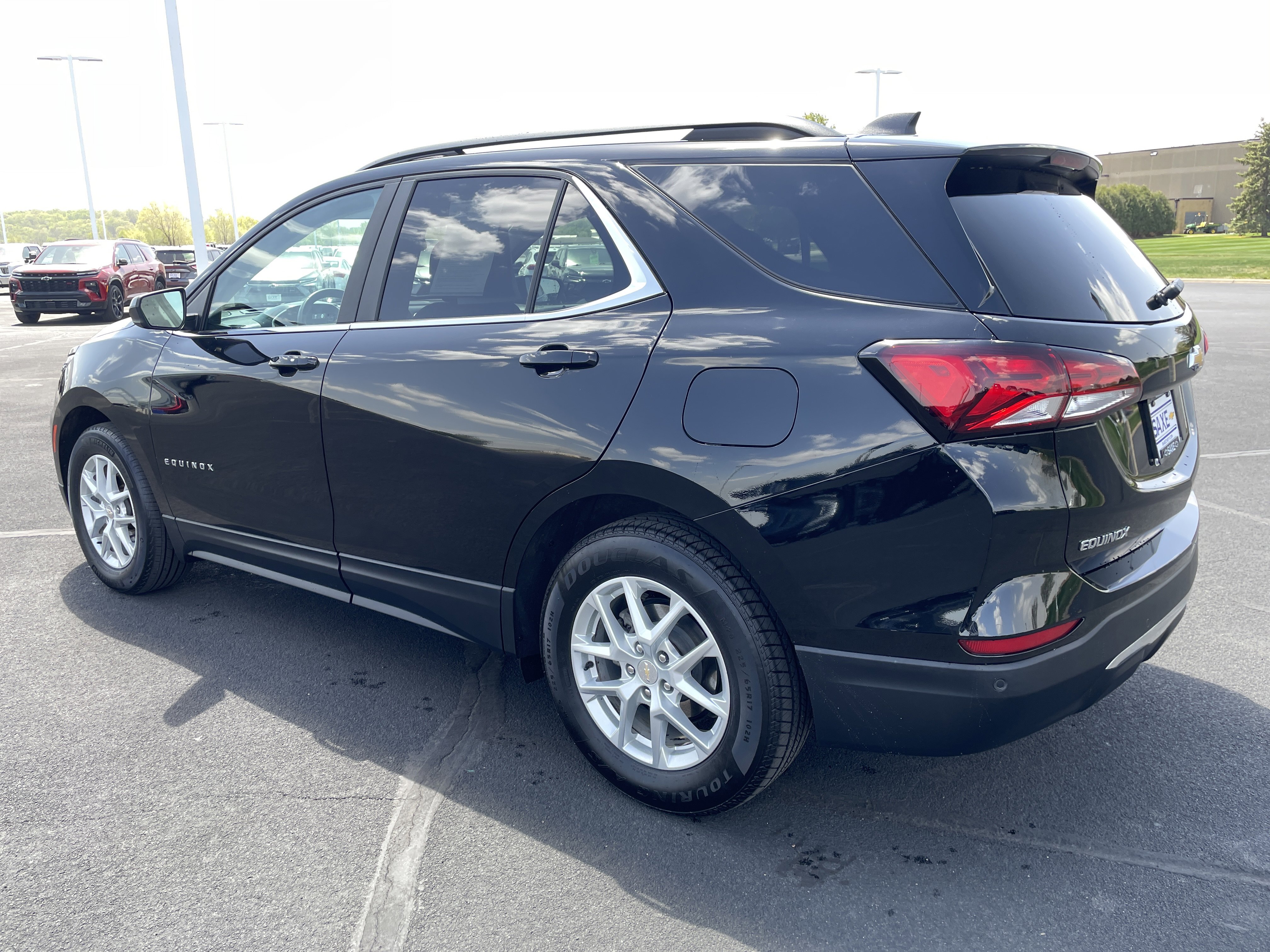 Used 2023 Chevrolet Equinox LT FWD image 3