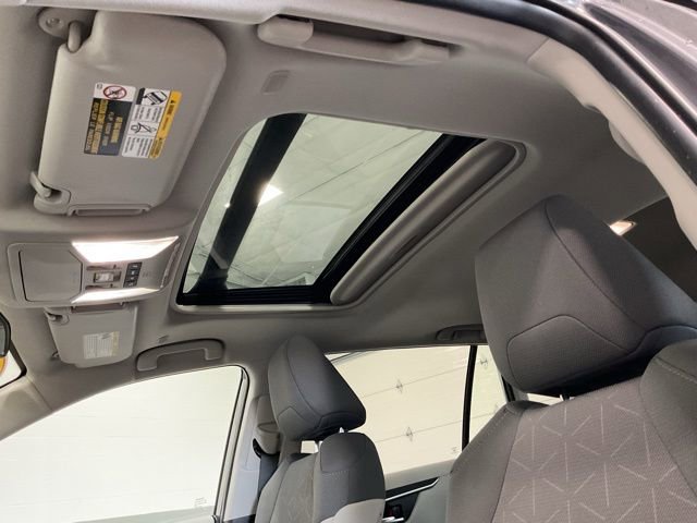 Used 2025 Toyota RAV4 XLE AWD/4WD image 18