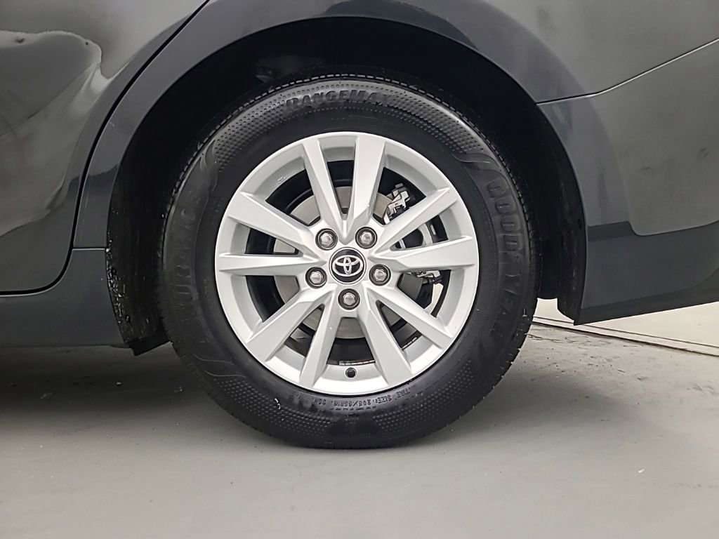 Used 2026 Toyota Camry LE FWD image 11