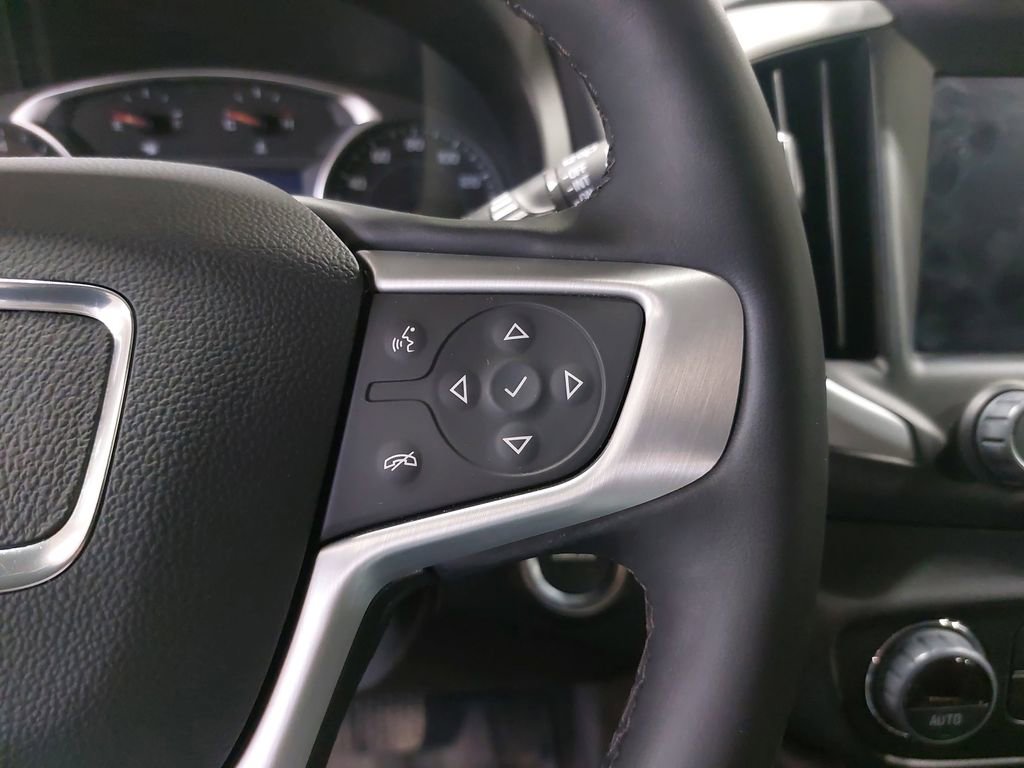Used 2024 GMC Terrain SLT w/ Infotainment Package II image 18