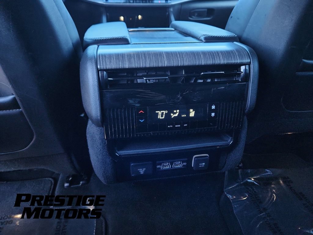 Used 2024 Jeep Wagoneer L Series II w/ Flexible Seating Group AWD/4WD image 23
