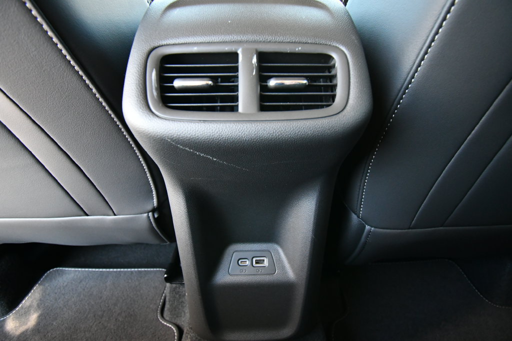 Used 2023 Buick Envision Essence AWD/4WD image 18