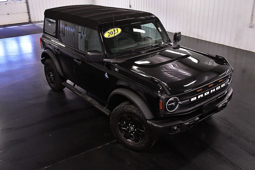 Used 2023 Ford Bronco Black Diamond image 13