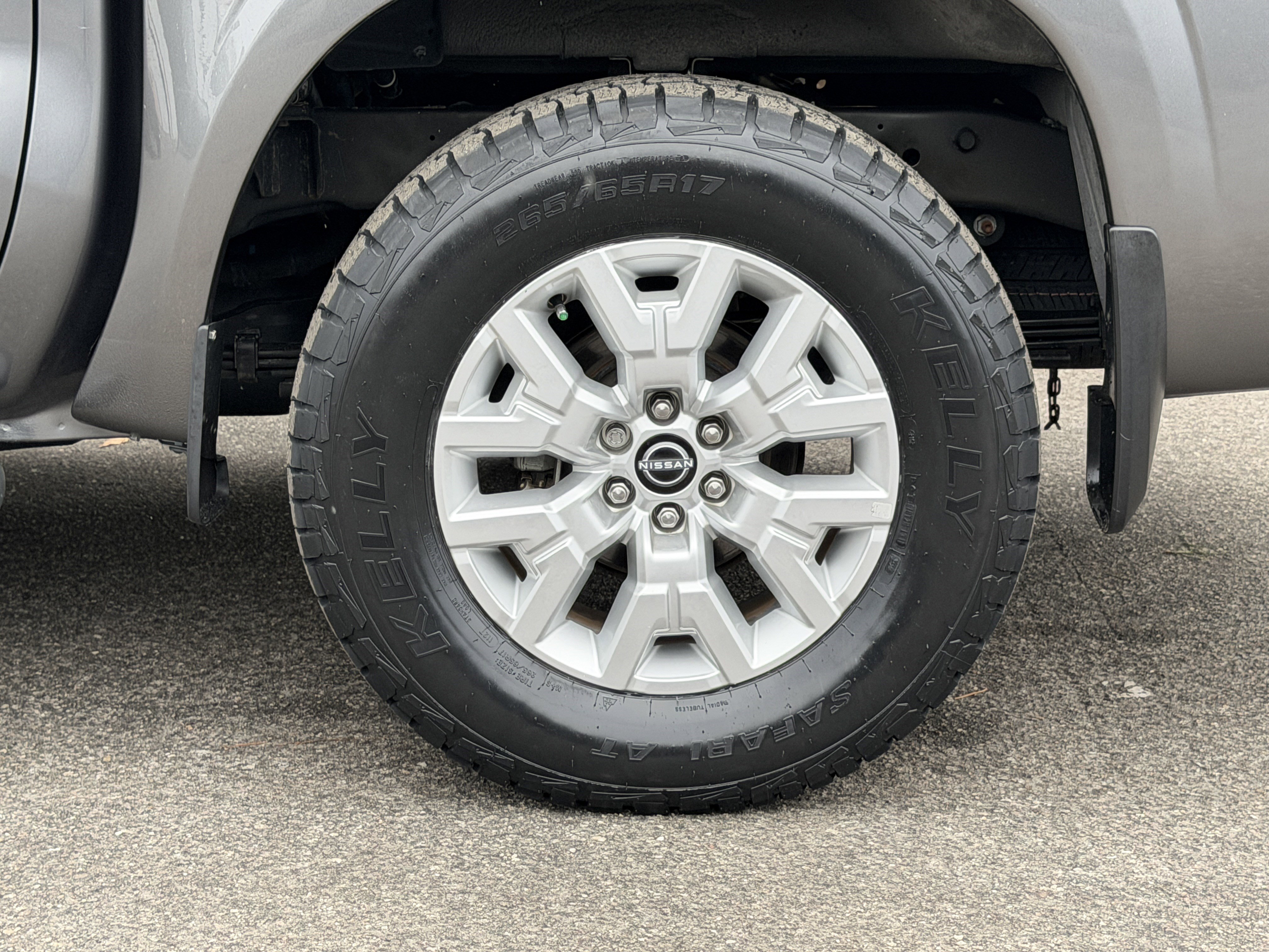 Used 2022 Nissan Frontier SV image 11