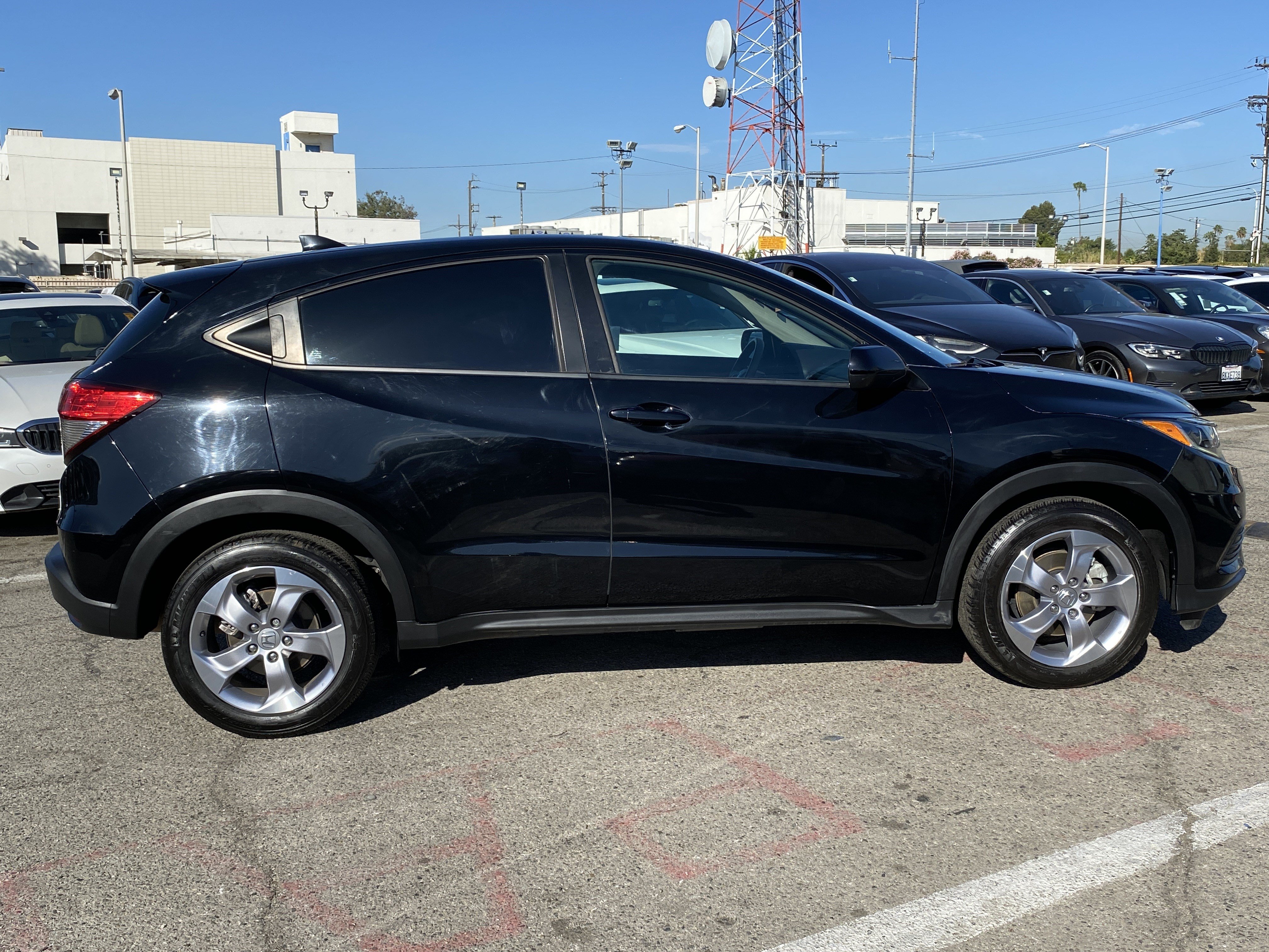 Used 2022 Honda HR-V LX image 9