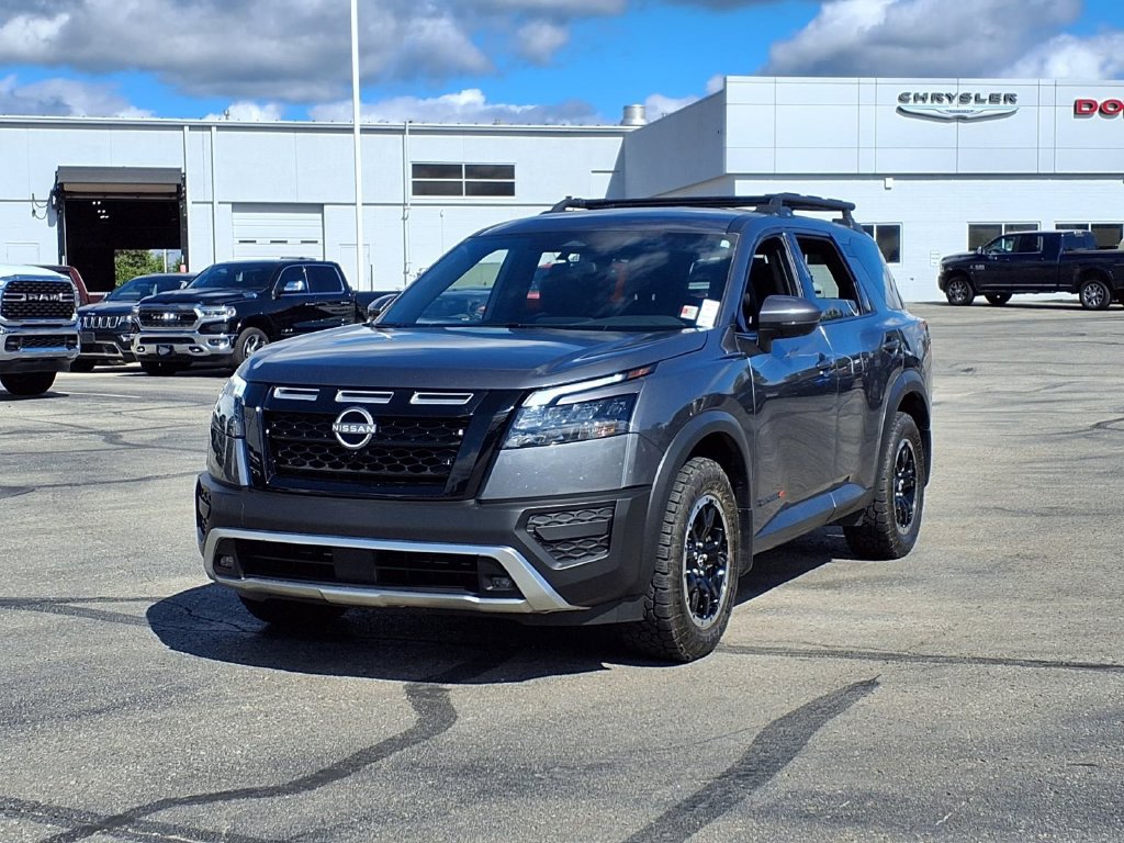 Used 2025 Nissan Pathfinder Rock Creek AWD/4WD image 2