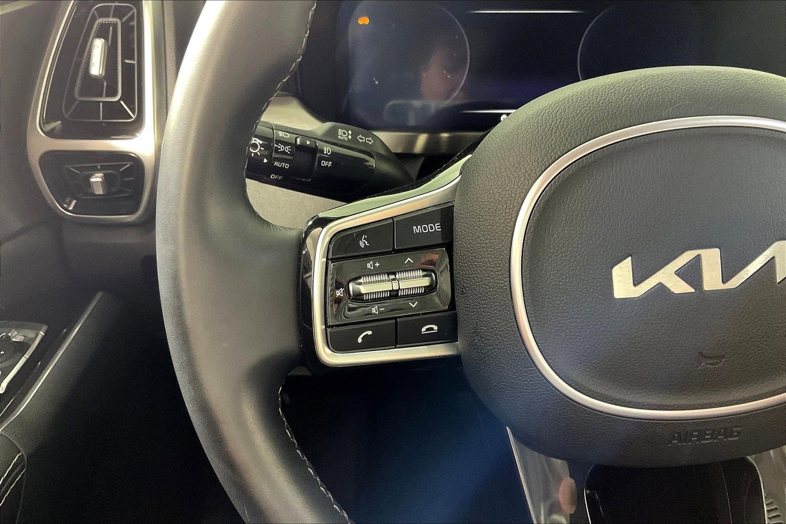 Certified 2023 Kia Sorento SX image 11