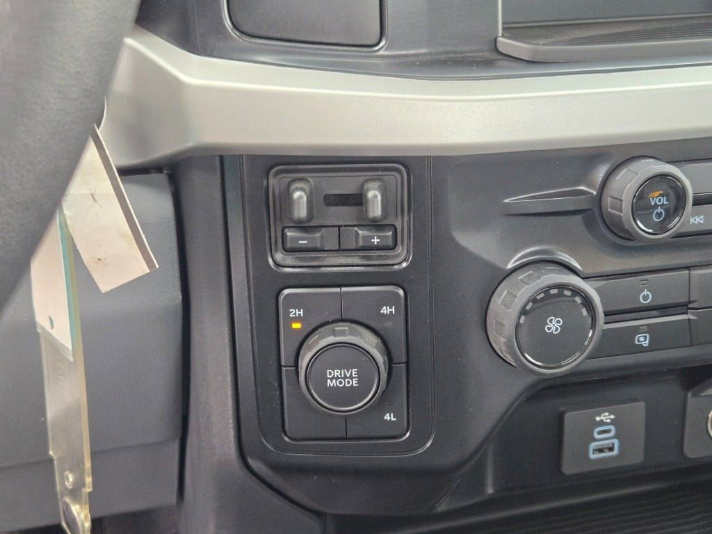 New 2025 Ford F350 XL w/ XL Chrome Package image 17
