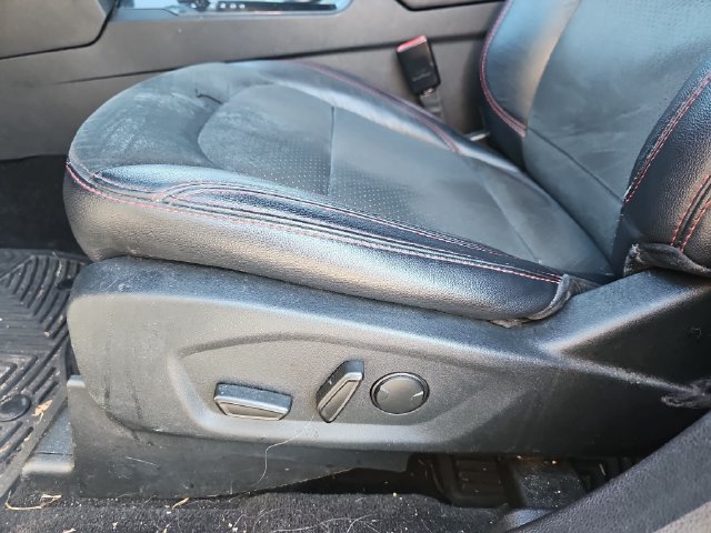 Used 2019 Ford Explorer XLT w/ Equipment Group 202A FWD image 12
