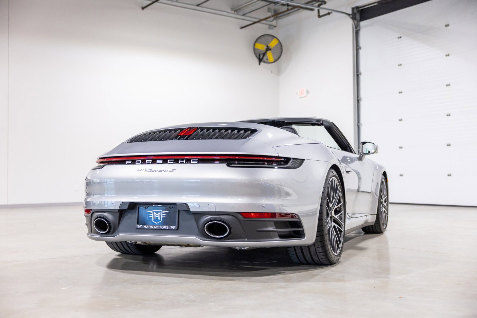Used 2024 Porsche 911 Carrera S w/ Sport Package image 4