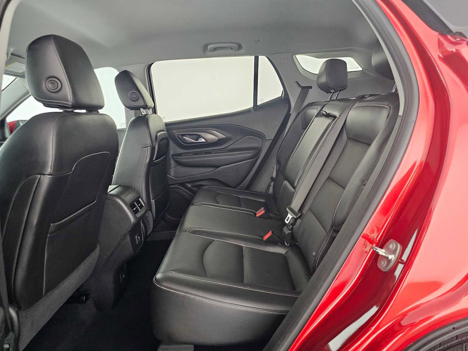 Used 2023 GMC Terrain SLT image 18