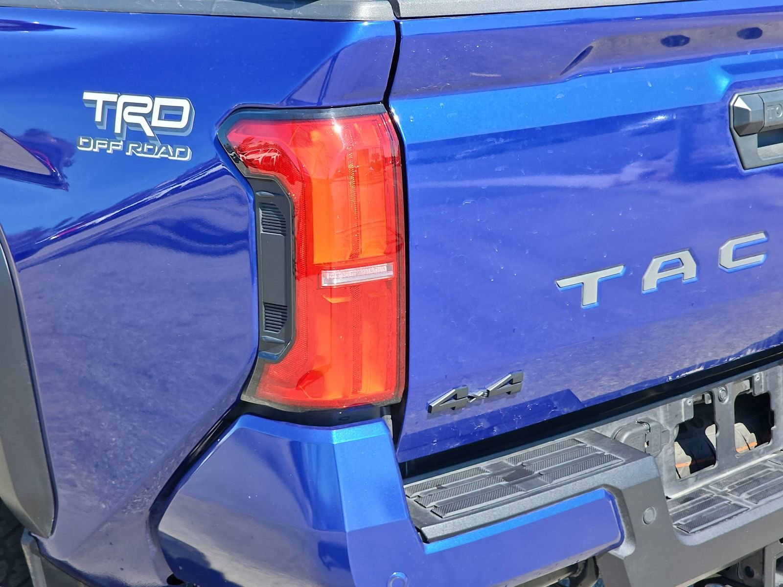 Used 2024 Toyota Tacoma TRD Off-Road w/ TRD Off Road Upgrade Package image 11