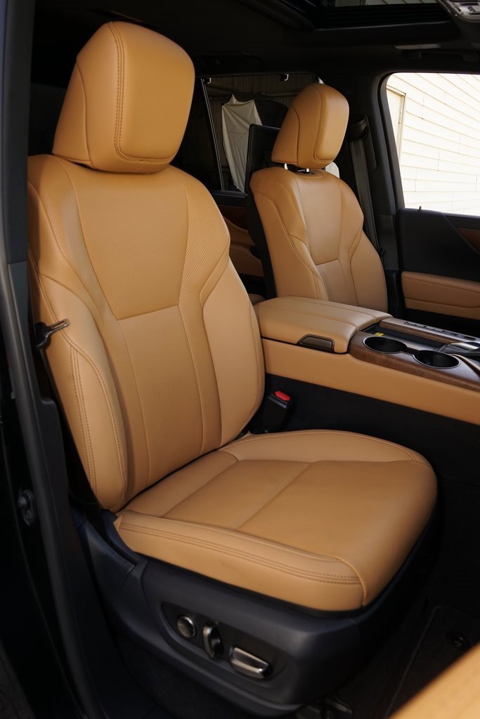 Used 2026 Lexus LX 600 4WD w/ Luxury Package image 10