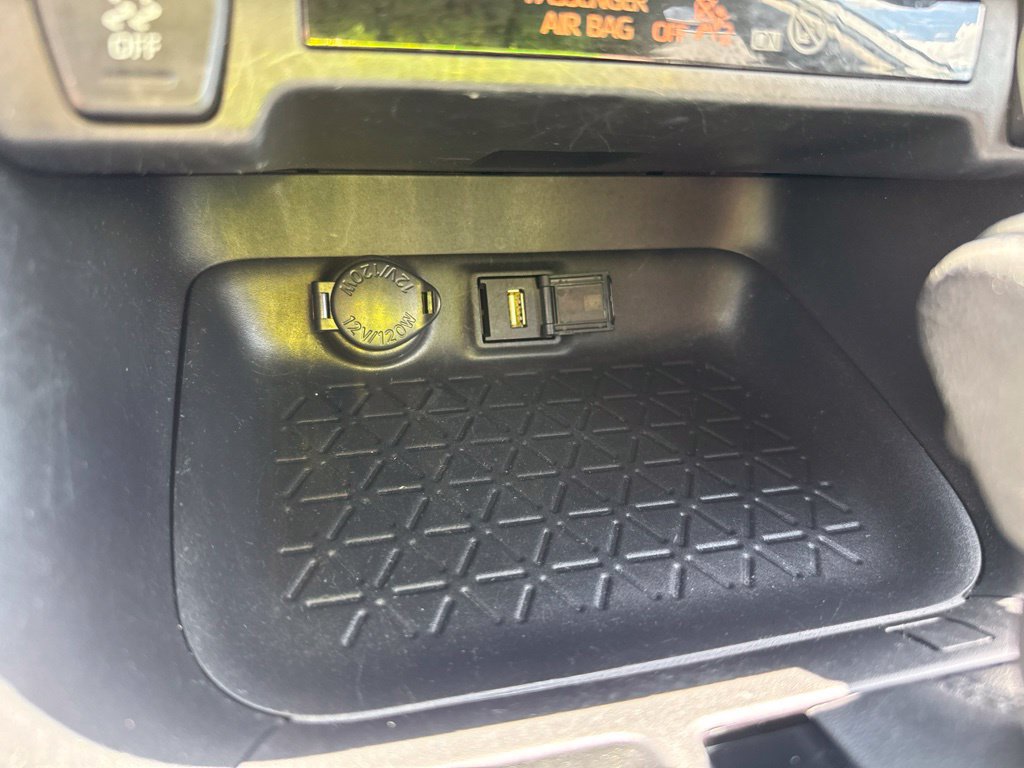 Used 2021 Toyota RAV4 LE AWD/4WD image 15